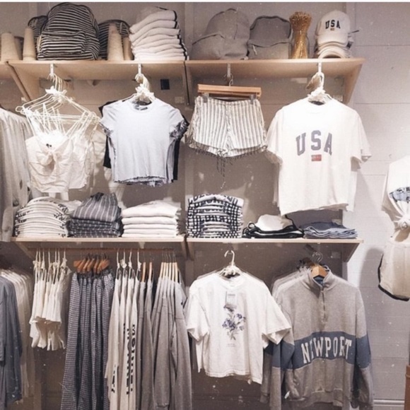 Brandy Melville Other - Brandy Melville Mystery 16  items Box